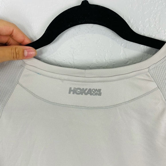 NWT HOKA ONE ONE PERFORMANCE LURK GREY NEON YELLOW 3/4 SLEEVE - Picture 8 of 9